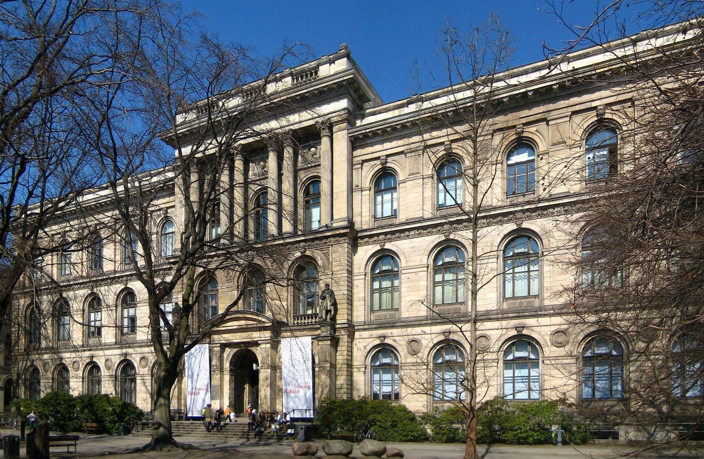 Berlin,_Mitte,_Invalidenstrasse_43,_Museum_für_Naturkunde 2.jpg