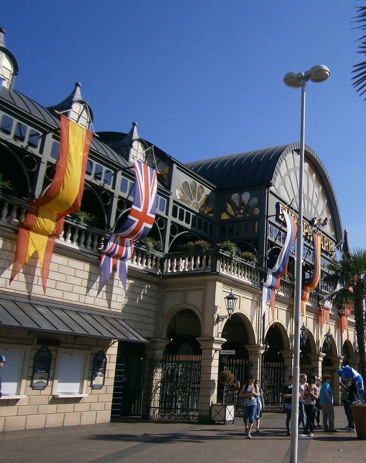 Haupteingang_(main_entrance)_Europa-Park_Rust 1.JPG